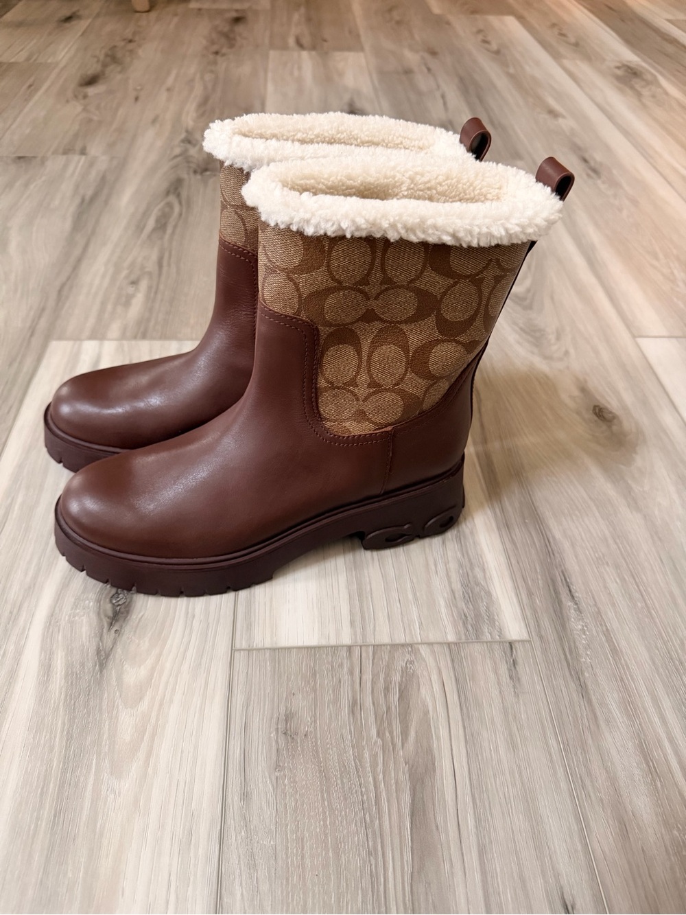 Coach Raina CC764 Signature Jacquard Shearling Lug Boots Walnut Brown 7.5B - Picture 3 of 10